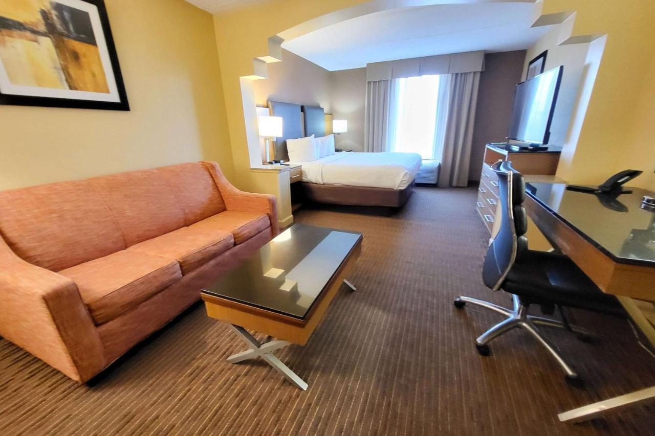 Wingate By Wyndham Greensboro-Coliseum מראה חיצוני תמונה